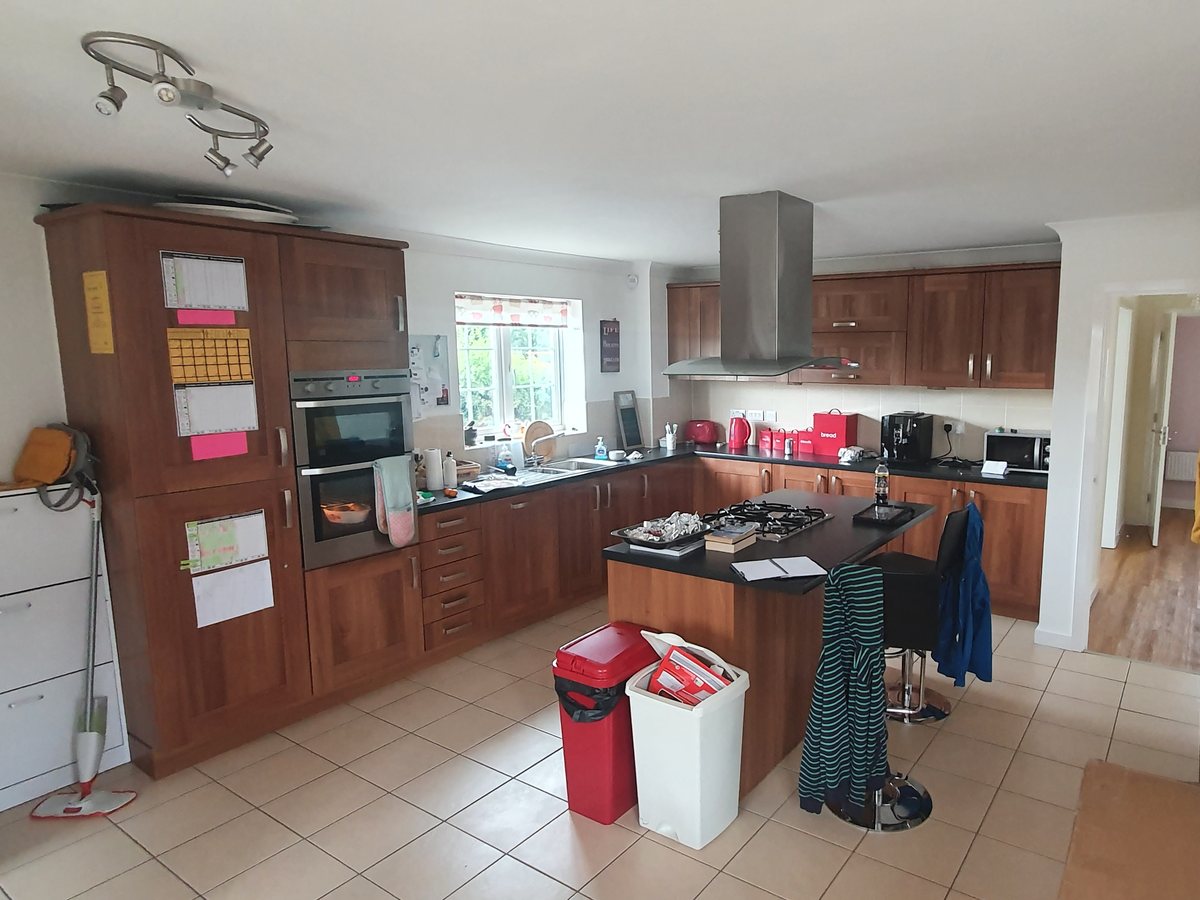 Room before the Dark grey kitchen installation