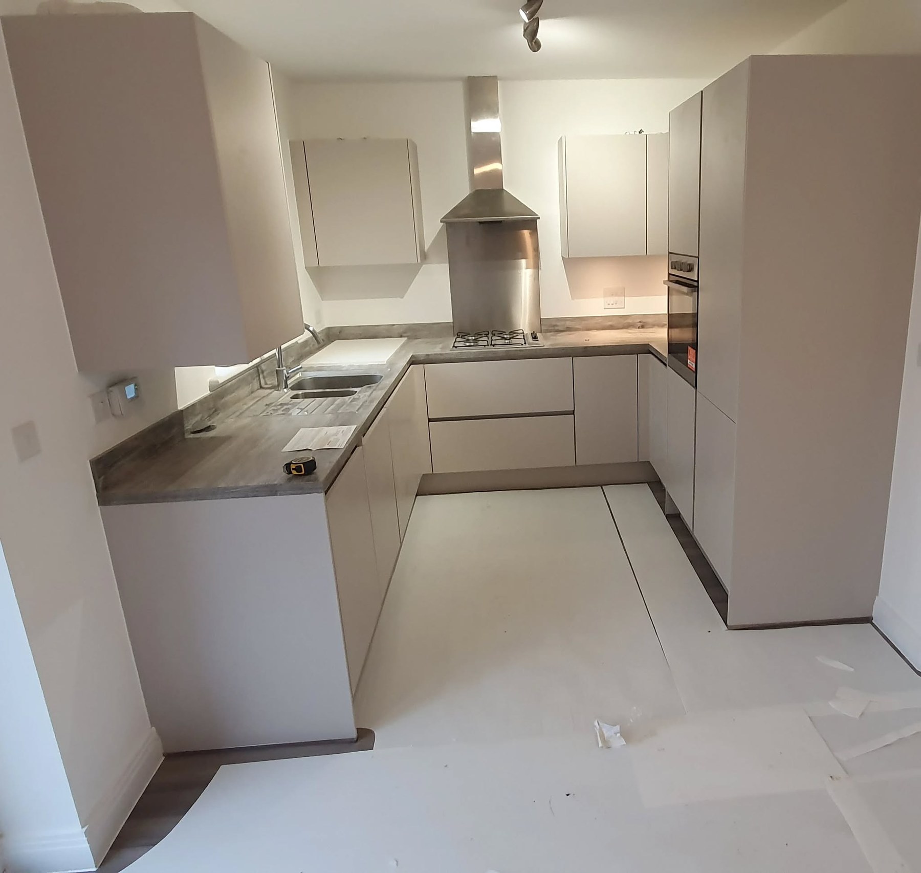Compact fitted kitchen project